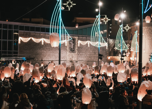 Fotografija 23 - Na Poljani pušteni lampioni za Kiaru: Prekrasni prizori u mirnoj novogodišnjoj noći