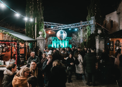 Fotografija 29 - Na Poljani pušteni lampioni za Kiaru: Prekrasni prizori u mirnoj novogodišnjoj noći