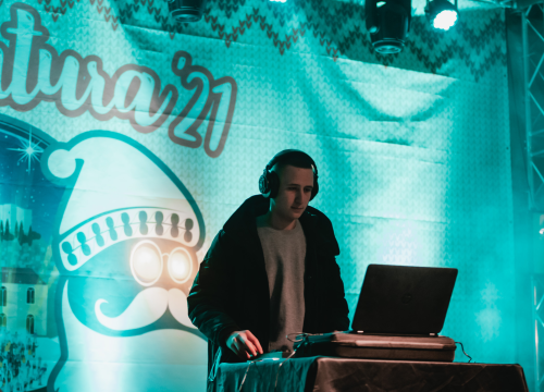 Fotografija 32 - Na Poljani pušteni lampioni za Kiaru: Prekrasni prizori u mirnoj novogodišnjoj noći