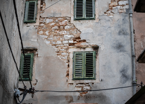 Što se sve raspada u staroj gradskoj jezgri Šibenika: Komunalci su snimili šest kritičnih točaka, u stvarnosti ih ima puno više