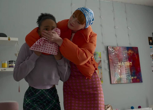 Nova serija na Neflixu podijelila gledatelje: 'Pogledajte je da se nasmijete koliko je serija loša'