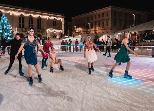 Fotografija 6 - Modna bajka na Vitićevom moru: Šibenčanke klizale u vintage raskošnim haljinama!