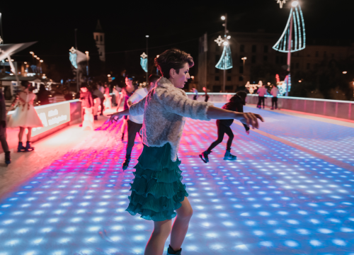 Fotografija 9 - Modna bajka na Vitićevom moru: Šibenčanke klizale u vintage raskošnim haljinama!