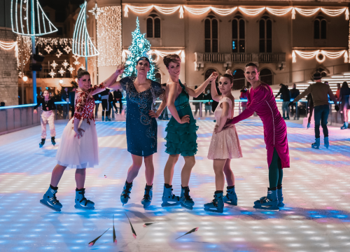 Fotografija 10 - Modna bajka na Vitićevom moru: Šibenčanke klizale u vintage raskošnim haljinama!