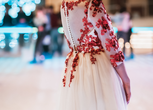 Fotografija 23 - Modna bajka na Vitićevom moru: Šibenčanke klizale u vintage raskošnim haljinama!