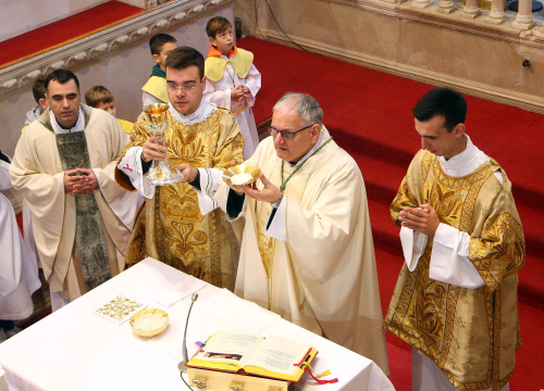 Fotografija 3 - U šibenskoj katedrali svečana misa na blagdan Sveta tri kralja