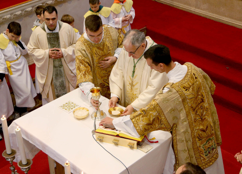 Fotografija 5 - U šibenskoj katedrali svečana misa na blagdan Sveta tri kralja
