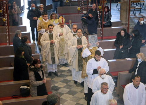 Fotografija 10 - U šibenskoj katedrali svečana misa na blagdan Sveta tri kralja
