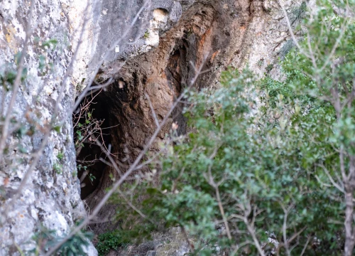 Fotografija 2 - Potražili smo Vilinu pećinu iznad Kvanja: 'Silazi odatle, poginut ćeš!'