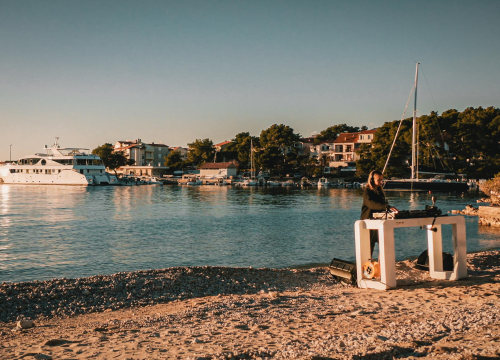 Fotografija 18 - Nora Van Elken snimila set na primoštenskoj plaži, gledat će ga 10 milijuna pratitelja ‘Chill Nationa’