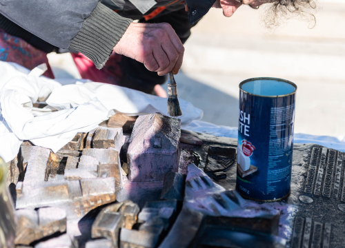 Fotografija 3 - Neće više biti katedrale obojane u rozo: Vila prionuo čišćenju reljefa stare jezgre Šibenika