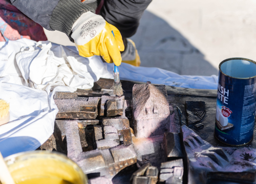 Fotografija 6 - Neće više biti katedrale obojane u rozo: Vila prionuo čišćenju reljefa stare jezgre Šibenika