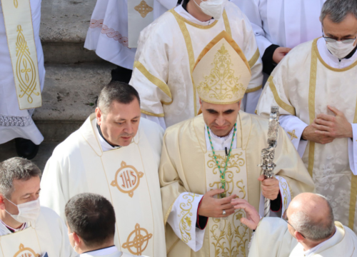 Biskup Glasnović nakon ređenja: 'Stavljam se na raspolaganje srcem i dušom'