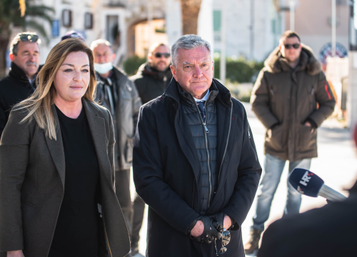 HDZ predstavio kandidatkinju za načelnicu Općine Rogoznica, nestranačku Anitu Živković: 'Ne nudim predizborne floskule'