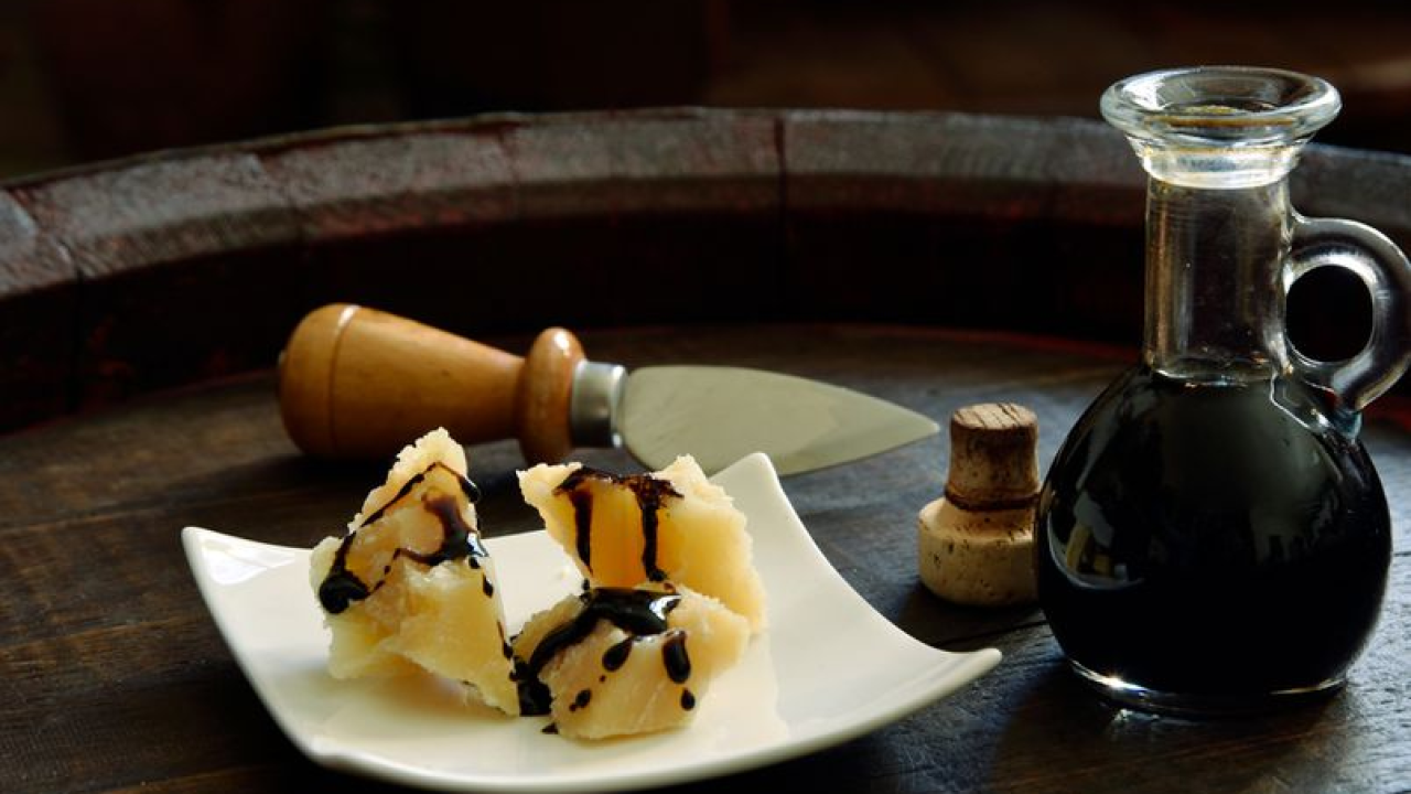 Balzamični ocat: Kako prepoznati dobar aceto i kojim ga jelima dodati