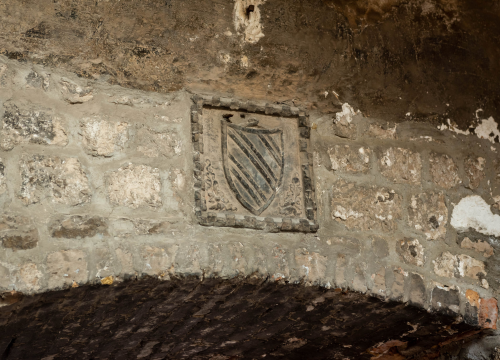 Fotografija 11 - Počinje obnova najstarije šibenske ulice: Uskoro uređenje svodova srednjovjekovne kule kod bunara, starih grbova, kamena i freski