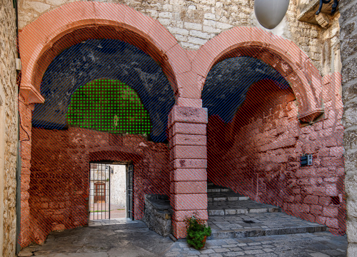 Fotografija 18 - Počinje obnova najstarije šibenske ulice: Uskoro uređenje svodova srednjovjekovne kule kod bunara, starih grbova, kamena i freski