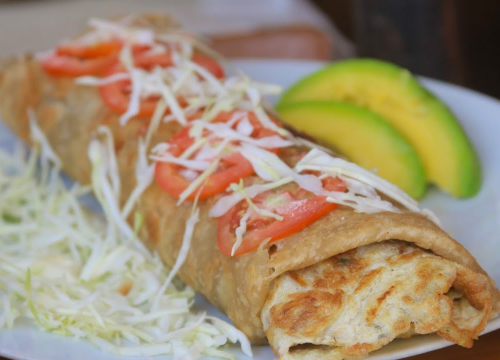 Slasni rolex: Recept za domaće lepinje punjene jajima i povrćem