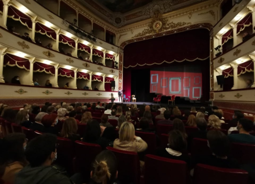 Fotografija 6 - Šibensko kazalište proslavilo 152. rođendan: Zagrebačka 'Gavella'  s ‘Glembajevima’ oduševila publiku