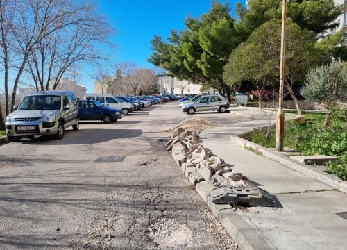 Uskoro gotovi radovi na Njegoševom trgu: Od sljedećeg tjedna kreće postavljanje prometne signalizacije