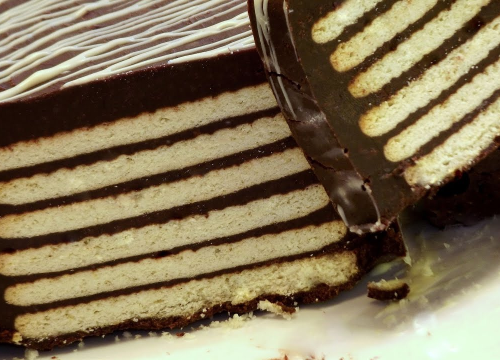 Na brzinu: Njemački kolač od čokolade i keksa koji se ne peče