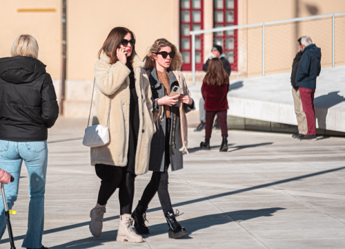 Fotografija 10 - Ležerne kombinacije ovotjednih kraljica modnog đira u koje ćete se zaljubiti!