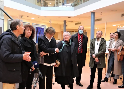 Fotografija 1 - Kroz književne, grafičke i glazbene performanse na izložbi 'SHE 2 dijalozi' predstavljen projekt Poljana