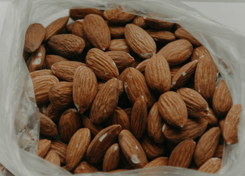 Bademi prepuni cijanida povlače se s polica, provjerite jeste li ih kupili