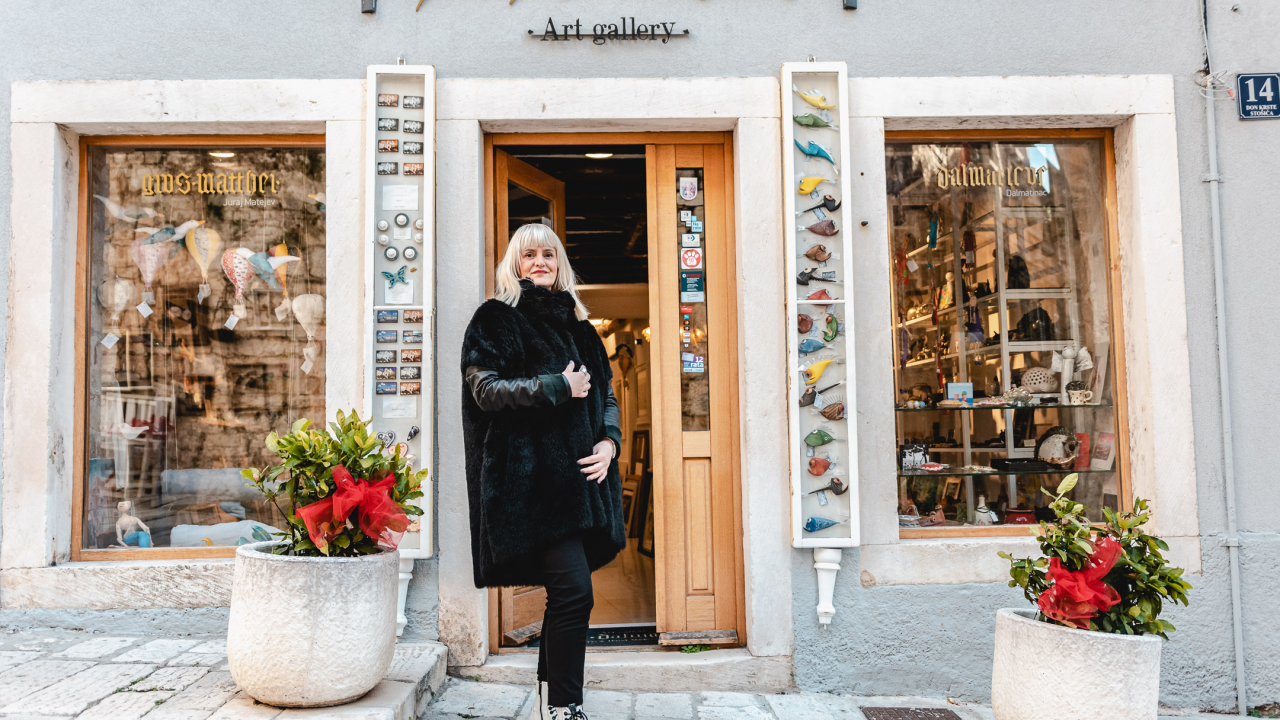 Galerija Juraj Dalmatinac za Valentinovo poklanja popust od 20 posto na sve!