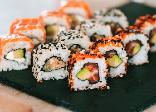 Fotografija 2 - Ne propustite vrhunsku zabavu na Dan zaljubljenih u omiljenom Taboo Sushi&Baru uz Ivu Spahiju!