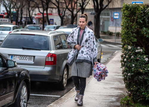 Fotografija 2 - Lijepe Šibenčanke prošetale gradom trendi pastelne komade