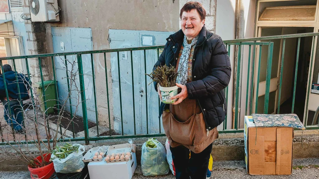 Na šibenskoj pijaci našli smo prve šparoge: Marica nam je otkrila i gdje ih je ubrala