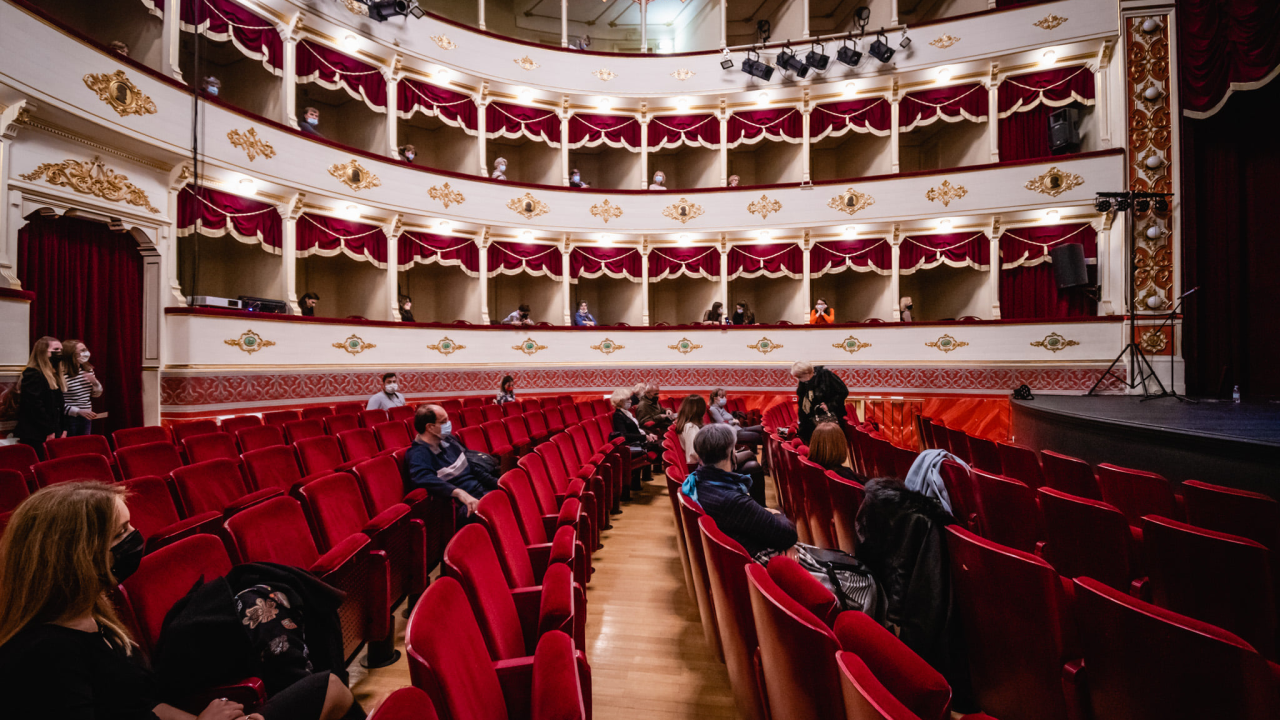 ‘Psi, pare, pištolji‘ i Gradsko kazalište mladih iz Splita ove subote na šibenskim daskama