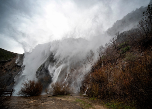 Fotografija 3 - Prekrasan ples na Krčiću: Bura i slap u kombinaciji neodoljiv su prizor