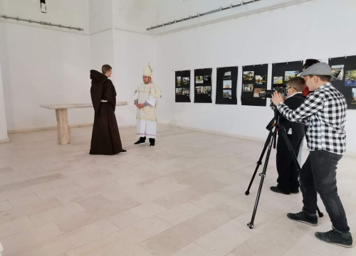 'Kako je fra Lujo Marun spasio tvrđavu': Članovi udruge 'Čarobni svijet' snimili film na Kniskoj tvrđavi