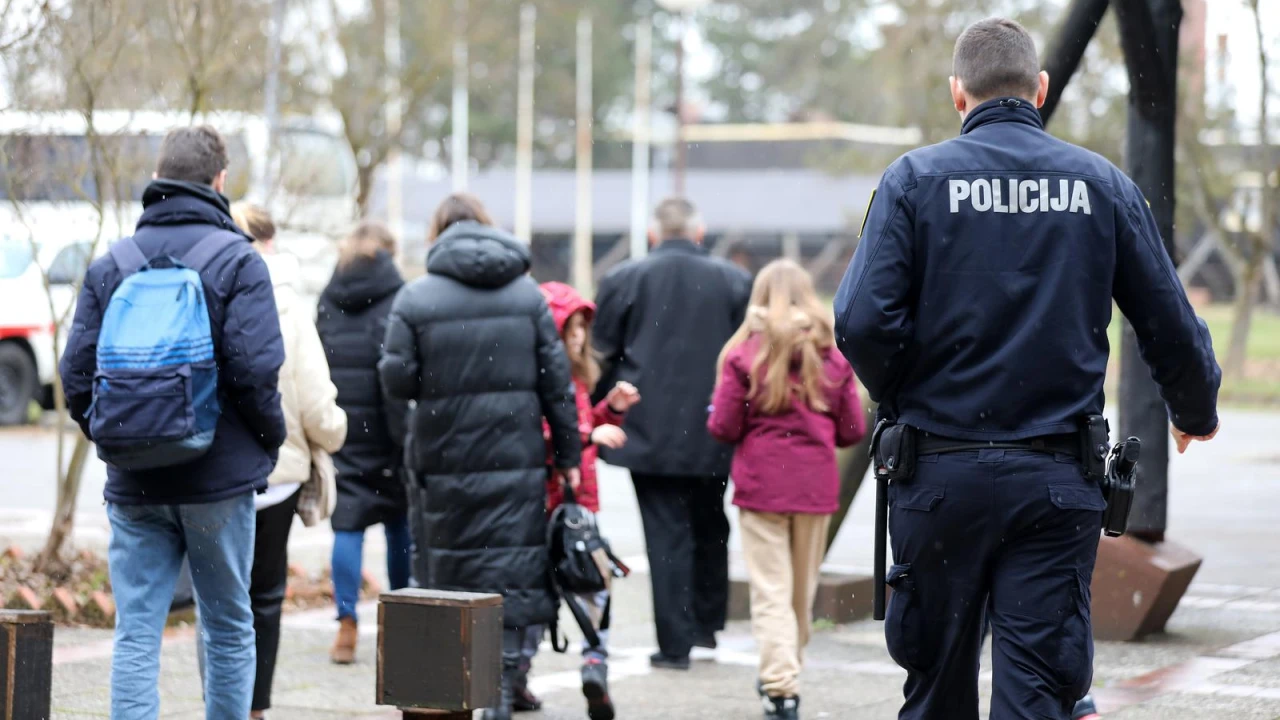 U Šibenik pristigle prve izbjeglice iz Ukrajine: Pomoći im možete i na druge načine, Crveni križ objavio apel