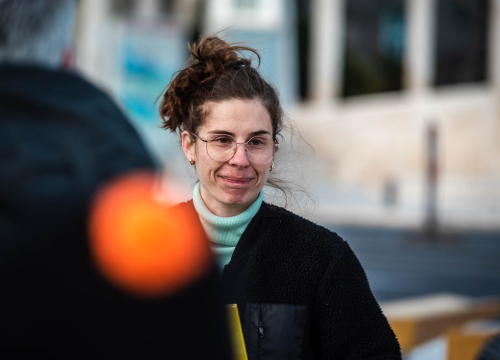 Fotografija 13 - Tridesetak Šibenčana okupilo se na Poljani: Mirno se prosvjedovalo protiv rata u Ukrajini