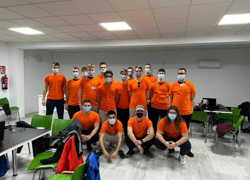Mladi šibenski brodski električari na stručnoj praksi u Sevilli: Sastavljali i testirali dronove