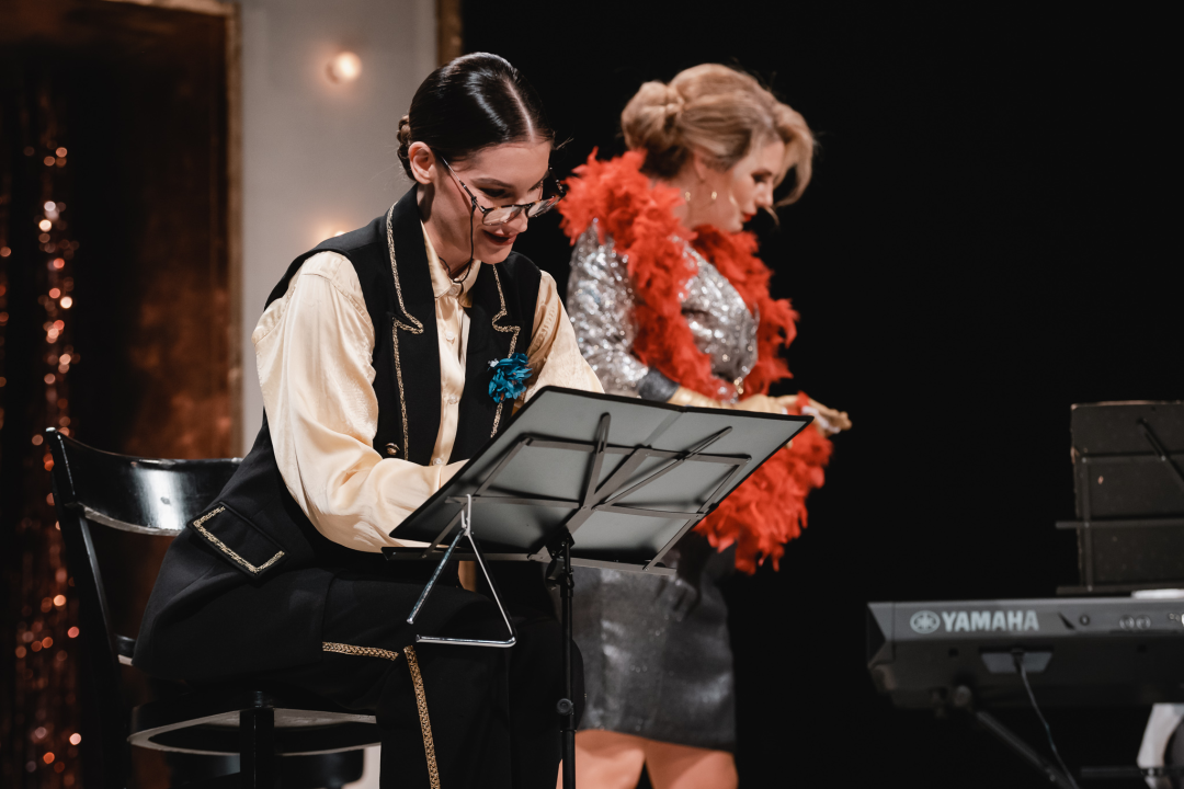 Ženski orkestar do suza nasmijao šibensku publiku, likovi su nam bolno poznati!