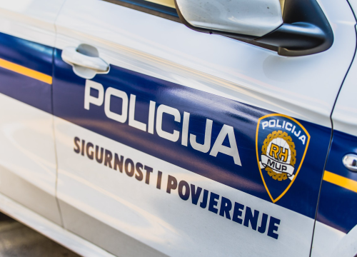 U prometnoj nesreći kod Perkovića jedna osoba ozlijeđena