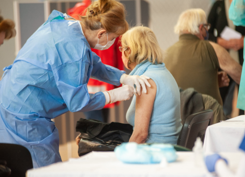 Novi raspored cijepljenja: Evo kada možete po svoju dozu u Šibeniku, Kninu i Drnišu