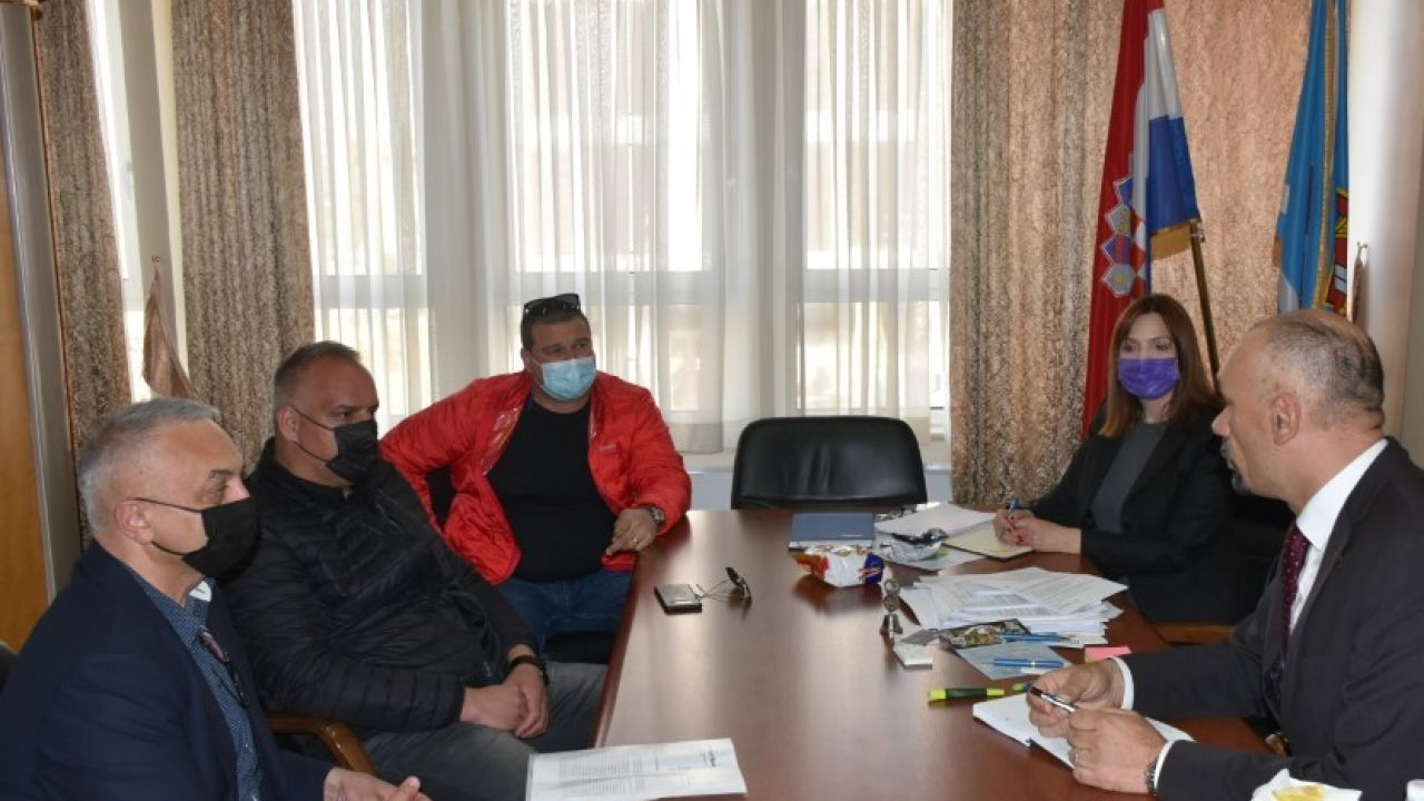 Autoprijevoznici kod župana traže pomoć: 'Gorivo je poskupjelo, a učenika putnika je manje'