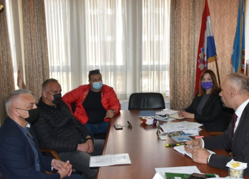 Autoprijevoznici kod župana traže pomoć: 'Gorivo je poskupjelo, a učenika putnika je manje'