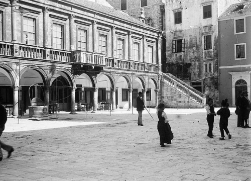 Šibenski leksikon: U kafenom kabanu ide do kaligera
