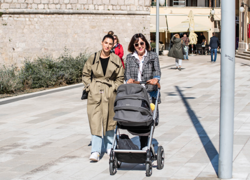 Fotografija 7 - Modno osviještene sugrađanke u điru po gradu otkrit će vam boju sezone!