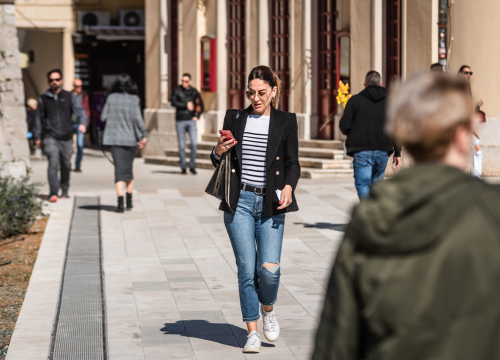 Fotografija 6 - Modno osviještene sugrađanke u điru po gradu otkrit će vam boju sezone!