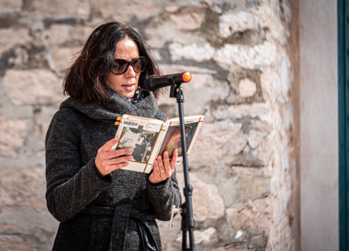 Fotografija 15 - Podjelom sadnica masline i čitanjem poezije na šibenskoj rivi obilježen 100. rođendan Vesne Parun