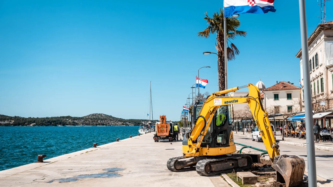 Riva do sezone u kompletno novom ruhu: Nakon zamjene rasvjete počelo uređenje zelenih površina