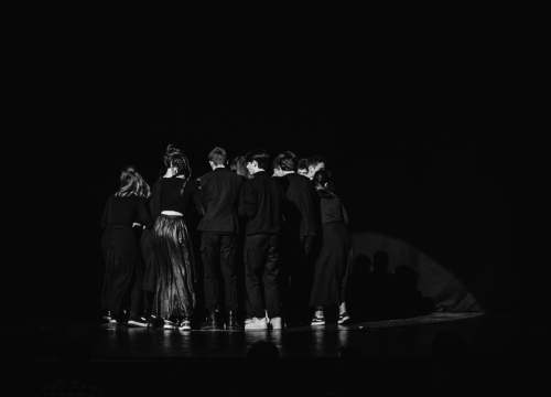 Fotografija 9 - Smijeh i suze za Luku Škarića koji je iz publike gledao prijatelje kako mu ‘Mojom pričom’ skupljaju novac za operaciju