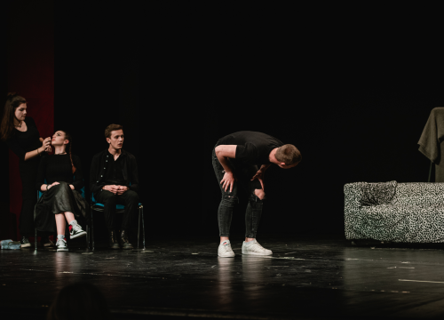 Fotografija 26 - Smijeh i suze za Luku Škarića koji je iz publike gledao prijatelje kako mu ‘Mojom pričom’ skupljaju novac za operaciju